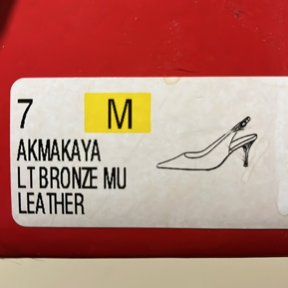 Anne Klein Size 7 heels - Picture 4 of 4